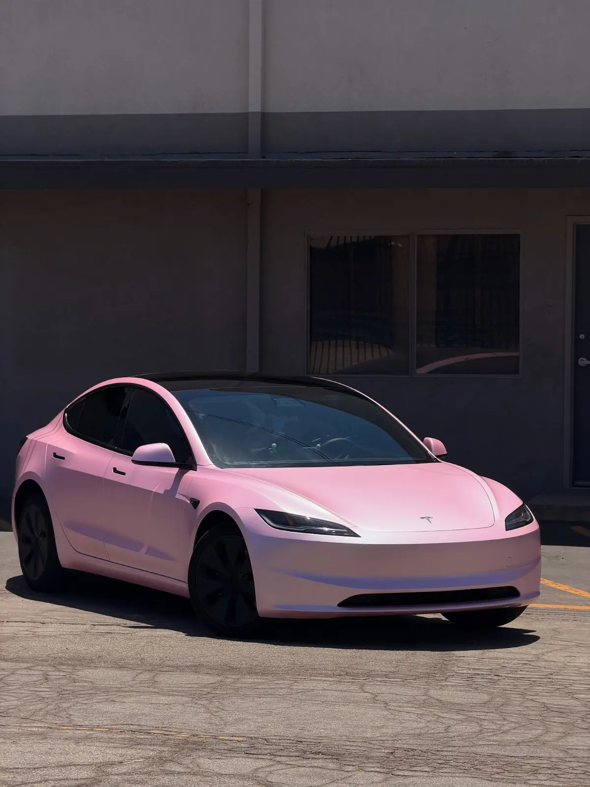 TESLA MODEL 3 — PEARL METALLIC PINK